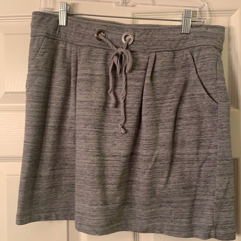 Women’s skirt by Caslon M grey